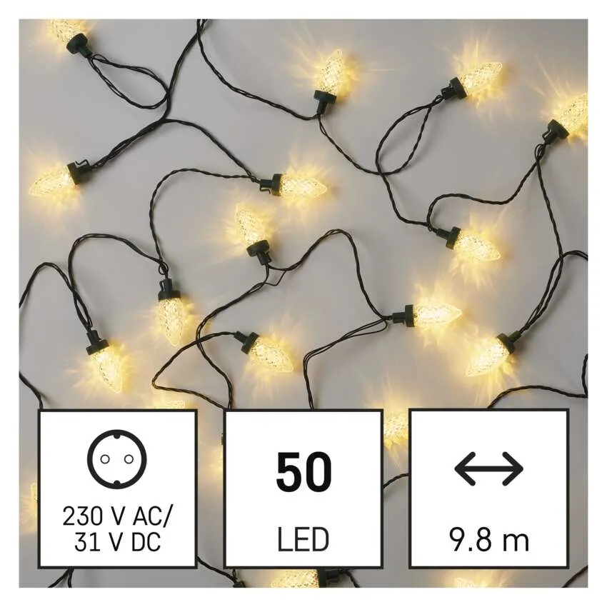 Füzér 50 LED-es lámpával. Fekete vezeték, a lámpák fehérek, dugóval és feszültségre, hosszúságra vonatkozó információkkal.