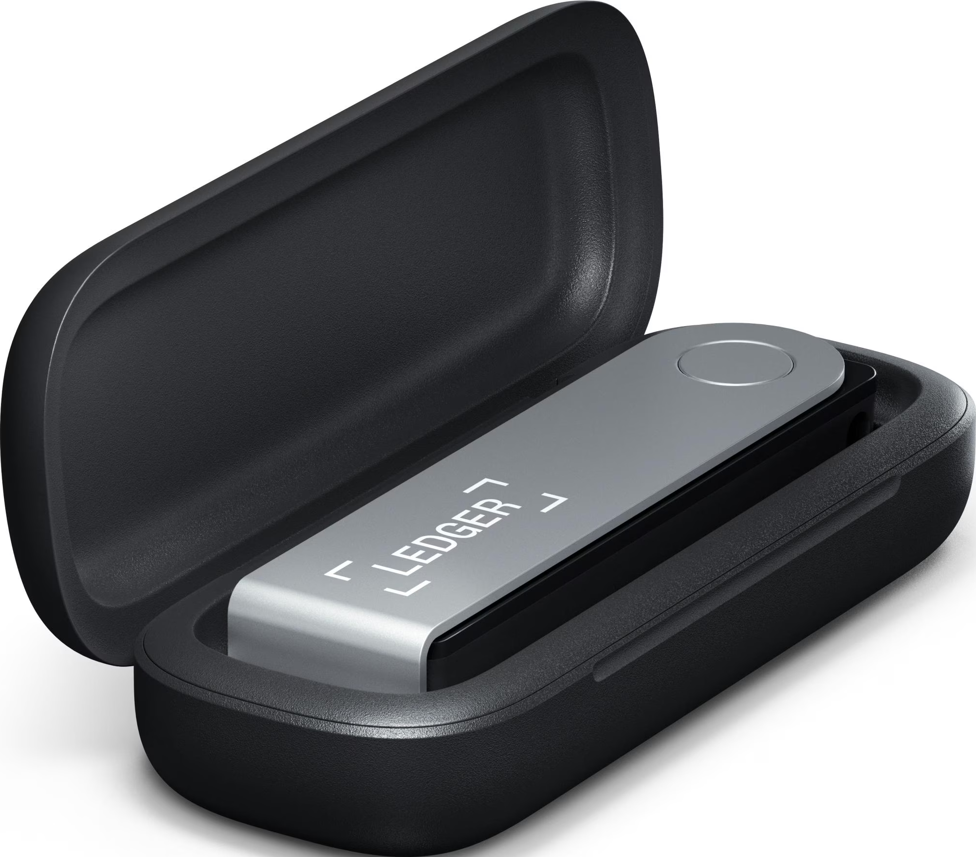 Ein Ledger-Hardware-Wallet in seiner offenen schwarzen Hülle. Das Wallet ist silberfarben mit dem Ledger-Logo.