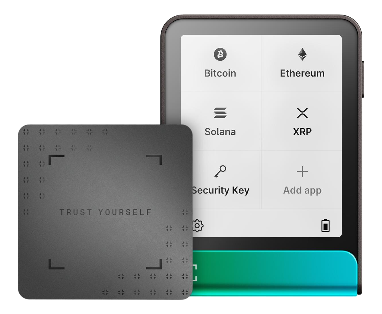 Un portafoglio hardware crittografico con uno schermo che mostra Bitcoin, Ethereum, Solana e XRP. Una carta con "TRUST YOURSELF" è davanti.