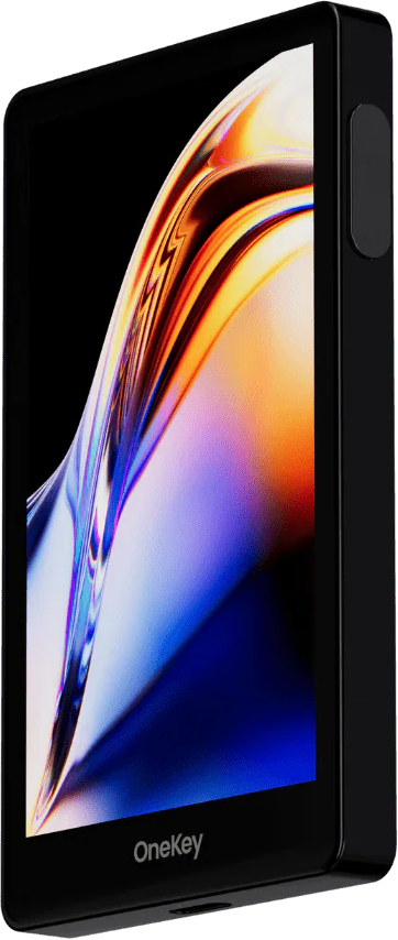 Schwarzes Tablet mit farbenfroher abstrakter Anzeige. Das Tablet hat einen schwarzen Rahmen und eine Seitentaste. Das Logo "OneKey" ist sichtbar.