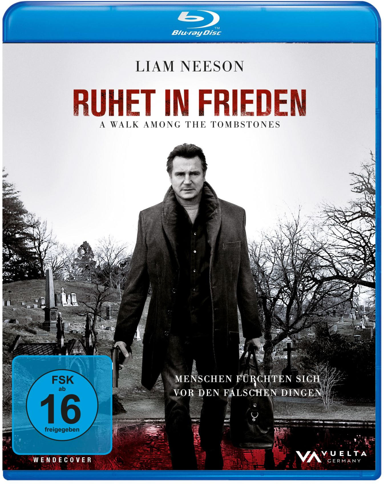 Blu-ray-Cover mit Liam Neeson mit Mantel, Tasche und Pistole. Titel 'Ruhet in Frieden'.