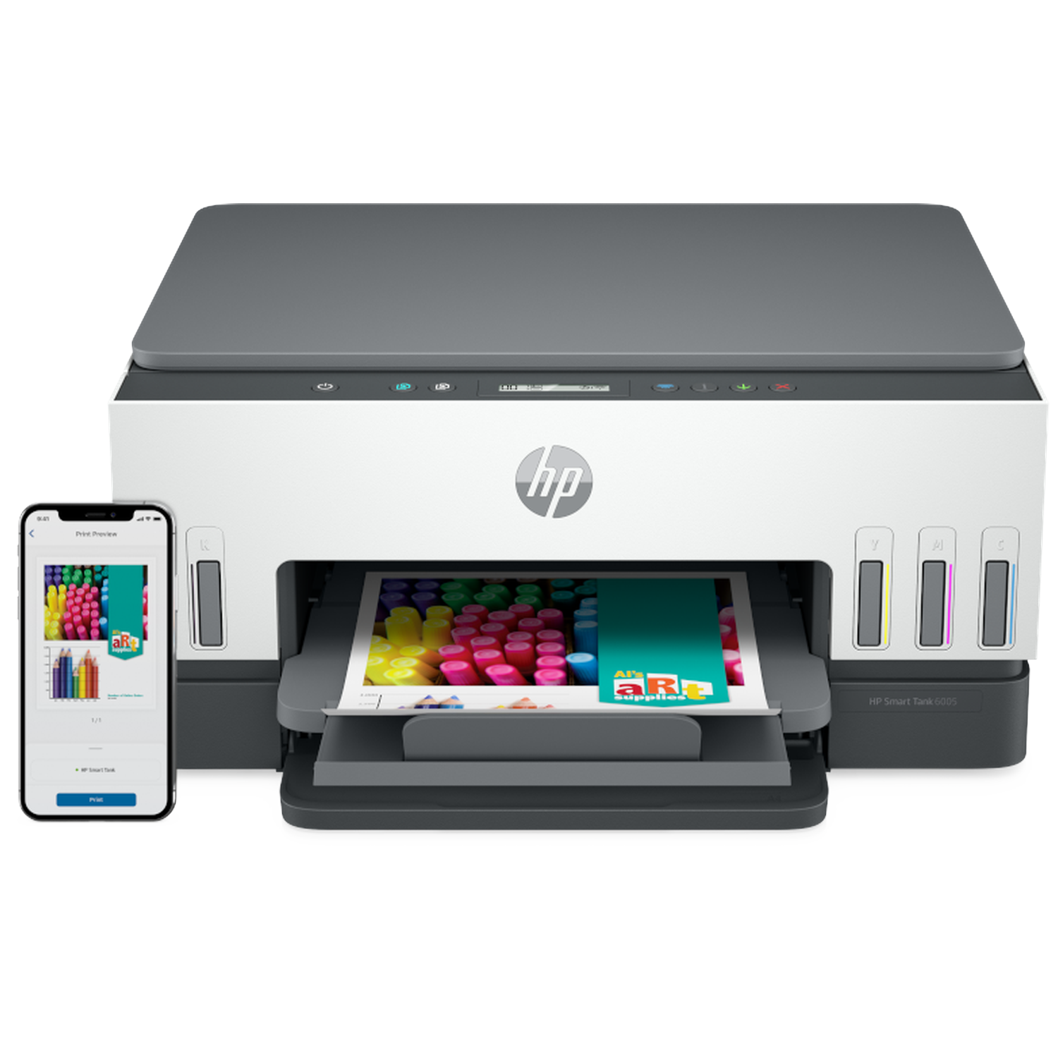 Une imprimante HP Smart Tank 6005 avec une page imprimée. Un téléphone affiche un aperçu avant impression. L'imprimante est blanche, grise et noire.