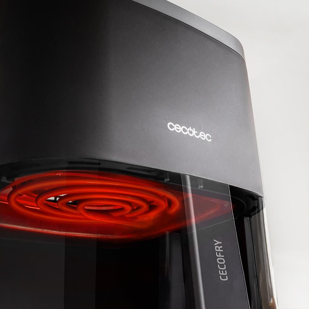 Freidora de aire Cecotec negra con elemento calefactor rojo brillante. La marca es visible. El modelo es Cecofry.