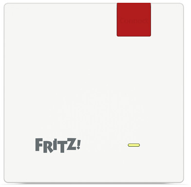 Carré blanc avec un rectangle rouge en haut. Le mot "Fritz!" est en bas, et un tiret jaune à droite.
