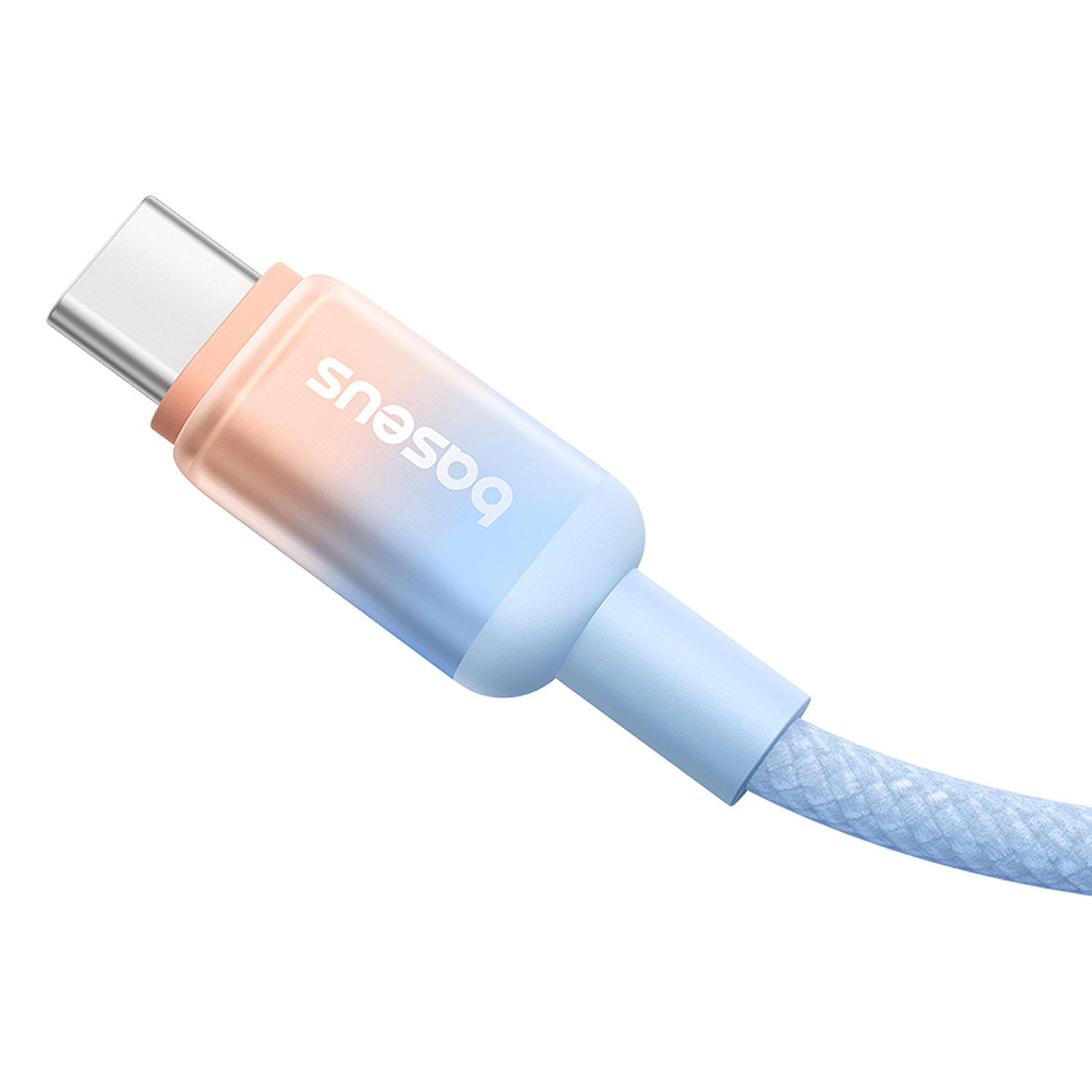 Un cable de carga USB-C con diseño degradado. El cable tiene un conector metálico y un cable trenzado azul claro.