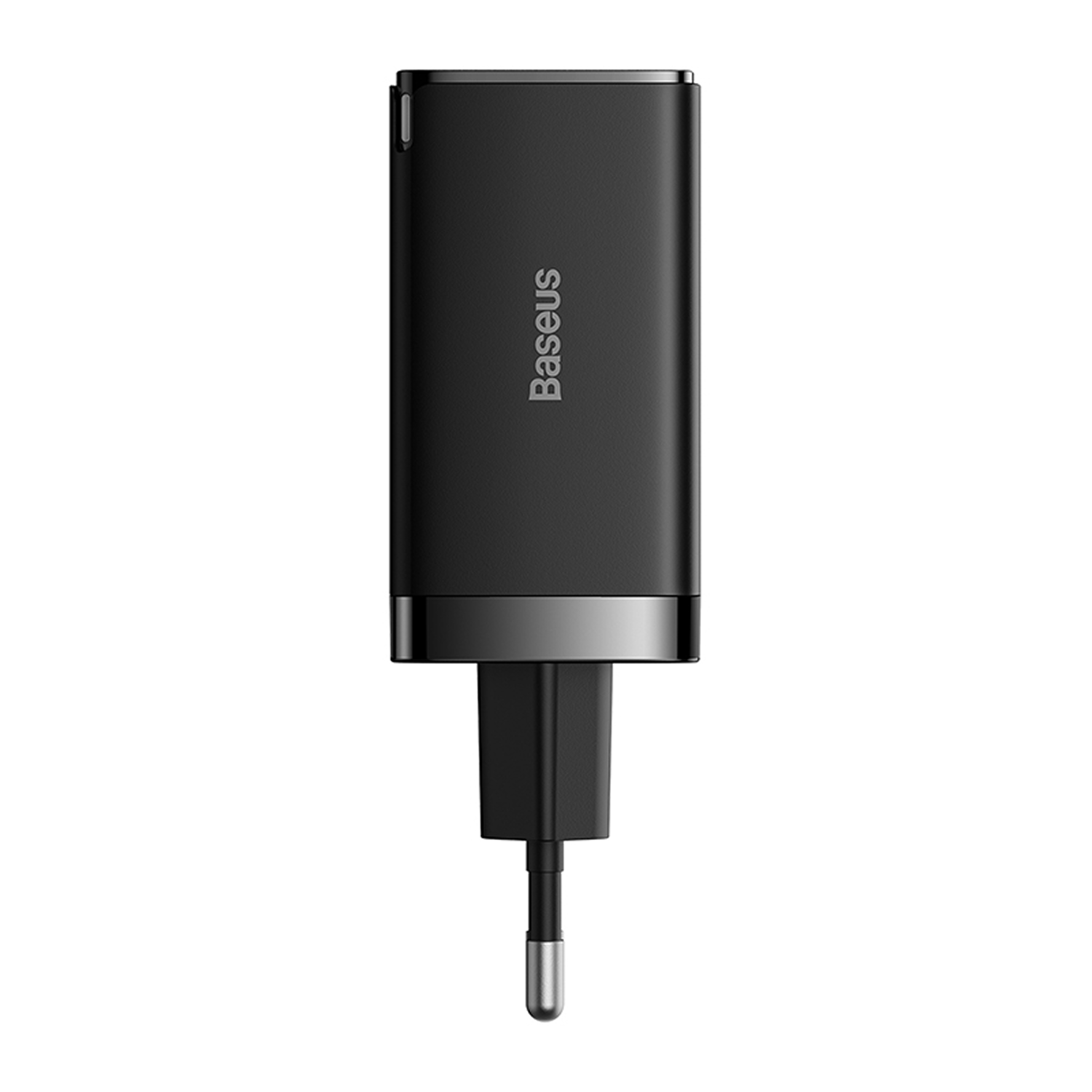 Un cargador de teléfono Baseus negro con un enchufe en la parte inferior. El cargador es rectangular con esquinas redondeadas.