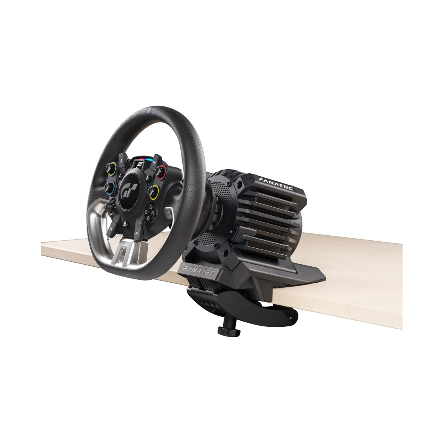 Un volante da corsa Fanatec nero e argento montato su una superficie in legno. Ha diversi pulsanti e un logo GT al centro.