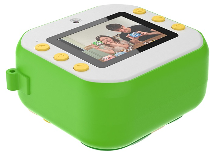 Zielony aparat z ekranem pokazującym dwie osoby trzymające zabawki-aparaty. Żółte przyciski na górze. Schemat kolorów biały i zielony.