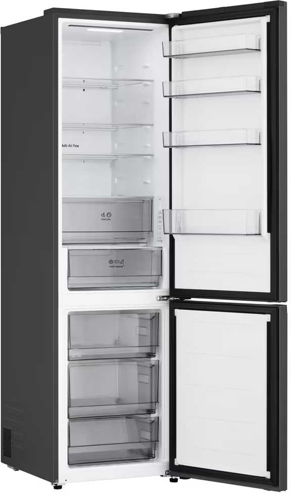 Offener schwarzer Kühlschrank mit weißem Innenraum. Die Kühl- und Gefriertüren sind geöffnet und zeigen Regale, Schubladen und Fächer.