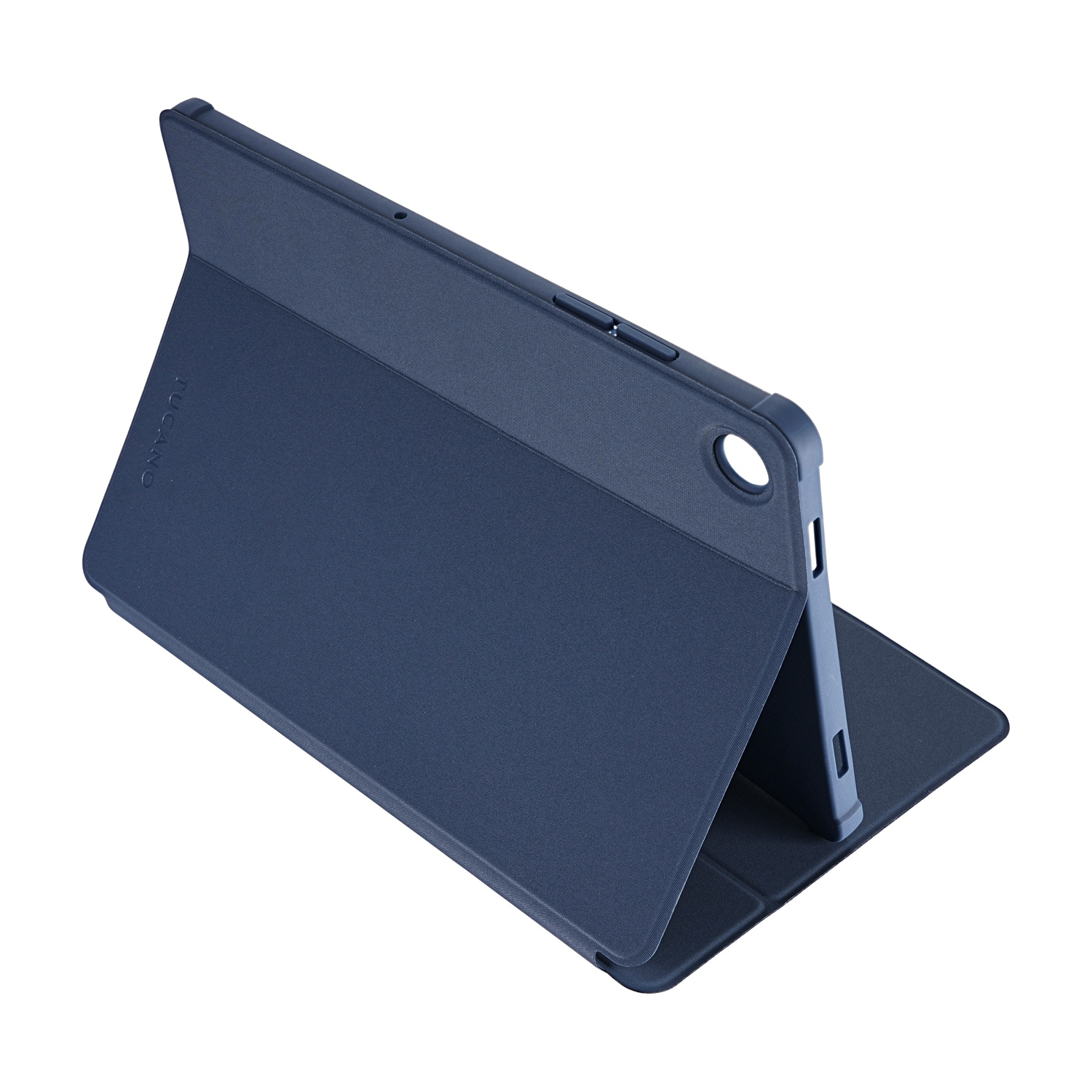 Una custodia blu navy per tablet è aperta, appoggiata. La custodia ha una superficie strutturata con il marchio 'Tucano'.