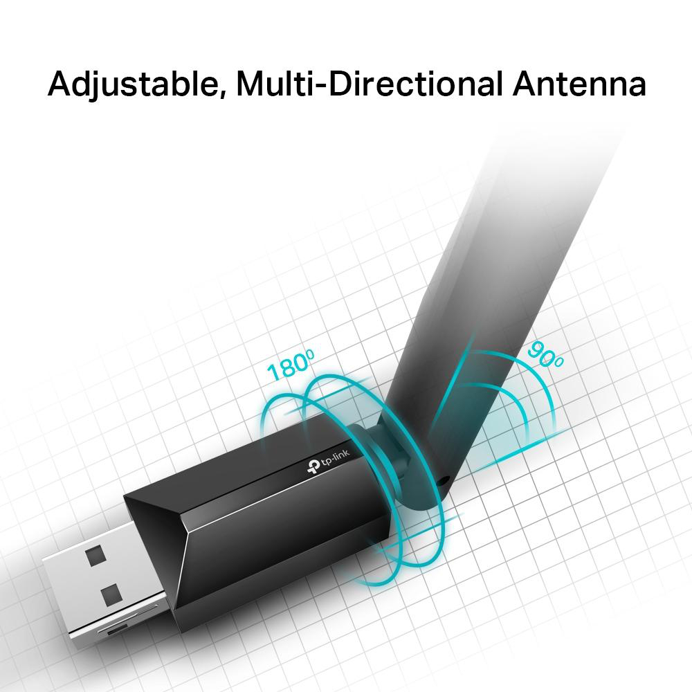 Eine schwarze, multidirektionale Antenne, die an einen USB-Anschluss angeschlossen ist. Sie hat ein gebogenes Design mit 90°- und 180°-Anzeigen.