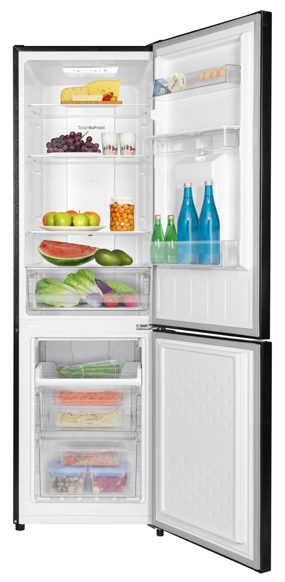 Otwarta lodówka wypełniona jedzeniem: ser, winogrona, jabłka, arbuz, awokado, sałata, butelki i pojemniki.