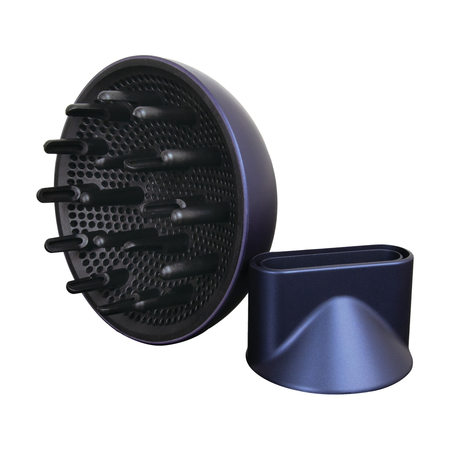 Accessorio viola per asciugacapelli, con diffusore e beccuccio, su sfondo bianco. Il diffusore ha punte nere.