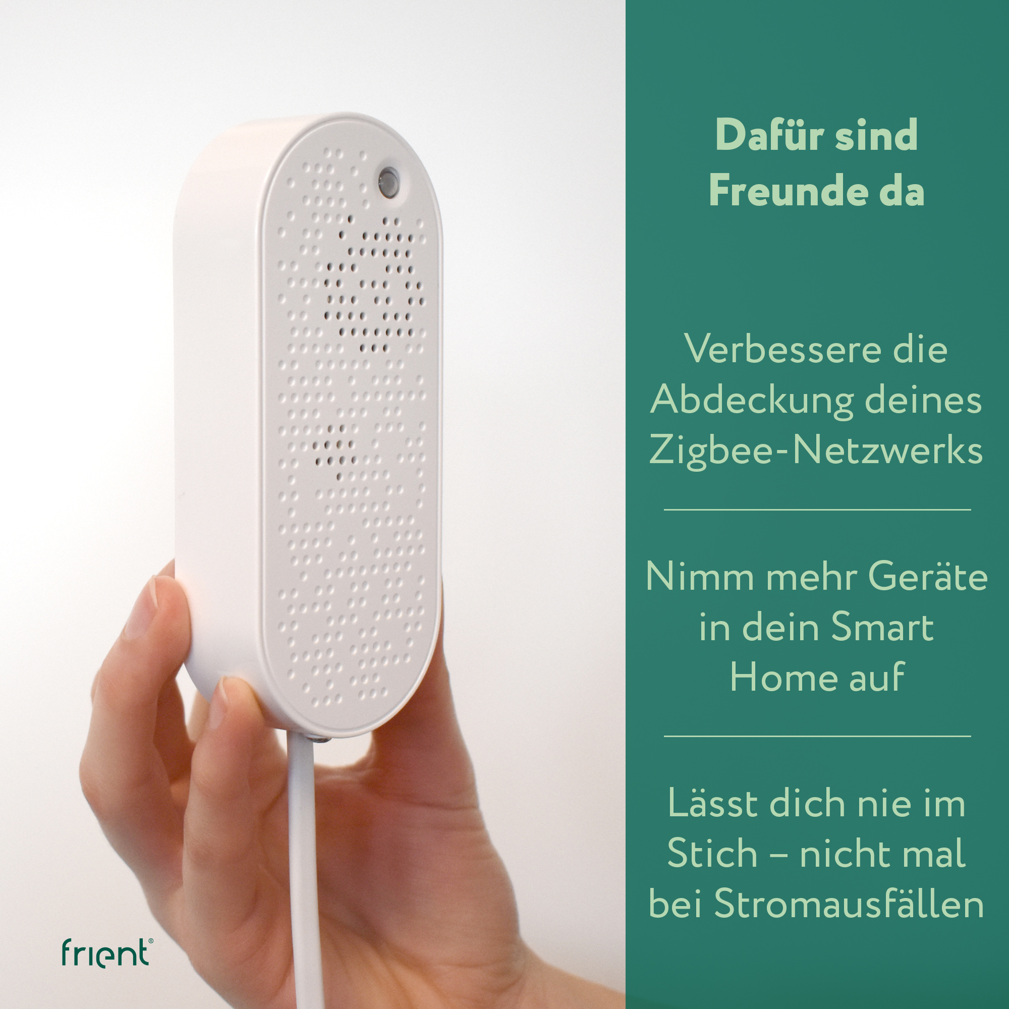 Ein weißes Smart-Home-Gerät wird von einer Hand gehalten. Text auf Deutsch rechts, Freunde und Smart Home erwähnend.