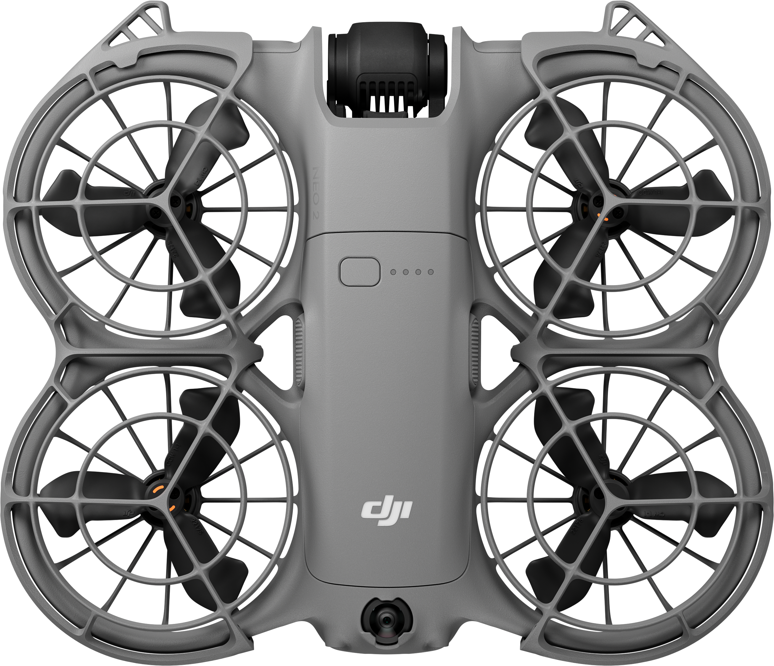 Egy szürke DJI drón négy légcsavarral, fekete lapátokkal és védőketrecekkel. A kamera elöl van.