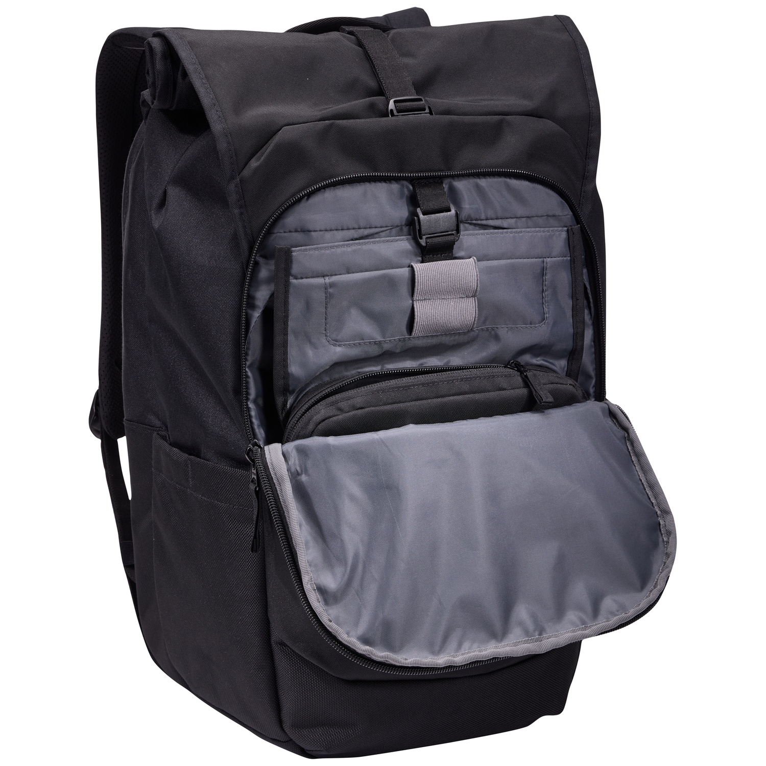 Sac à dos noir avec compartiments ouverts. Intérieur et poches gris visibles. Fermetures éclair et sangles sont également présentes.