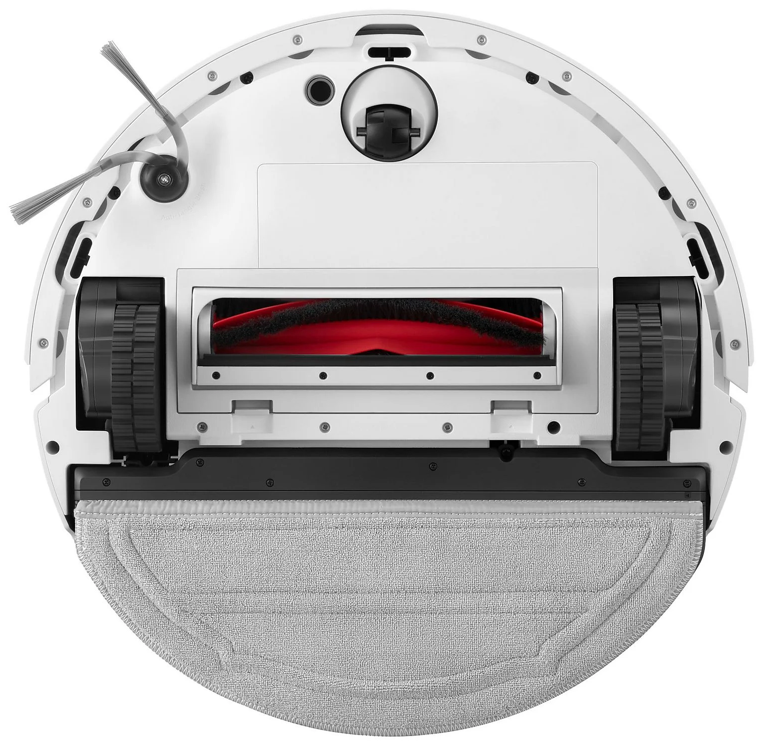 Egy fehér robot porszívó, fekete kerekekkel, piros kefével és szürke tisztítópárnával. Kör alakú design, felülnézet.