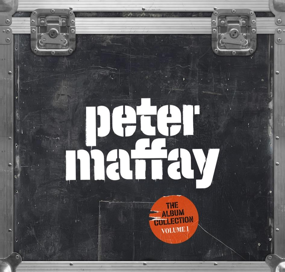 Albumcover für Peter Maffays Sammlung. Der Albumtitel ist in weißer Schablonenschrift vor schwarzem Hintergrund. Unten befindet sich ein oranger Aufkleber.