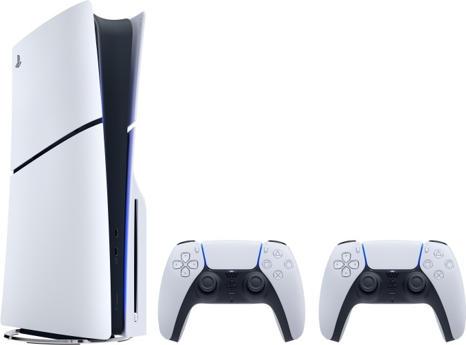 Una console PlayStation 5 bianca e nera e due controller su sfondo bianco.