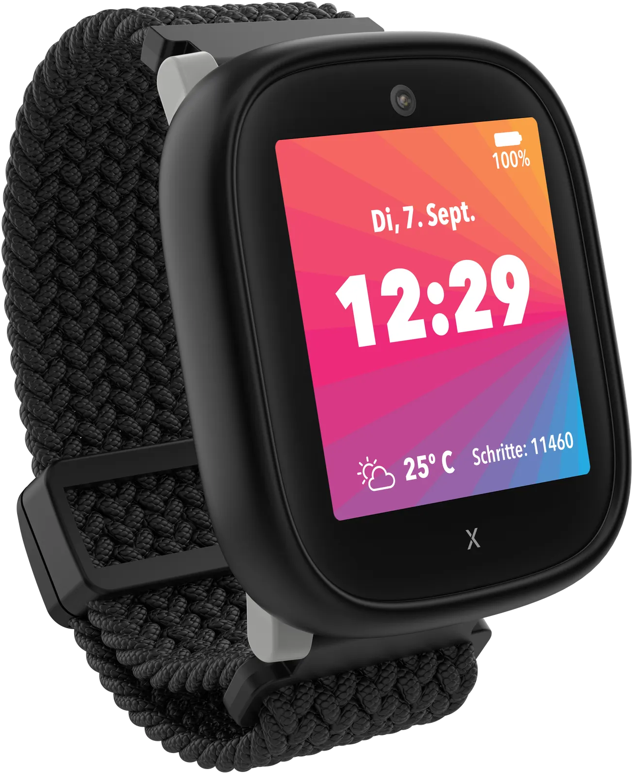 Une smartwatch affiche l'heure, la date, la température et les pas. Elle a un boîtier noir et un bracelet noir texturé.