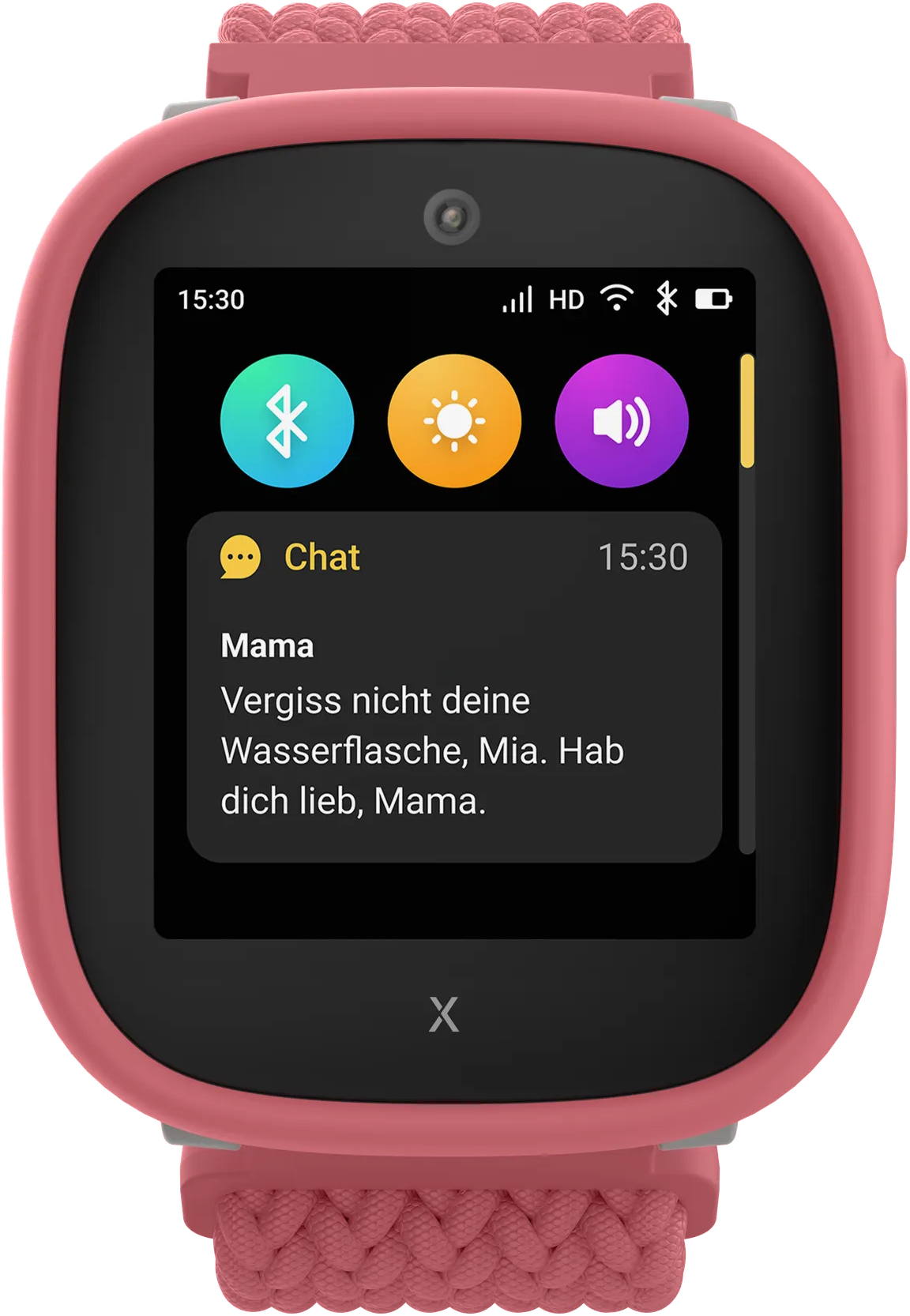 La montre connectée rose affiche un message de Maman : 'N'oublie pas ta gourde, Mia. Je t'aime, Maman.'