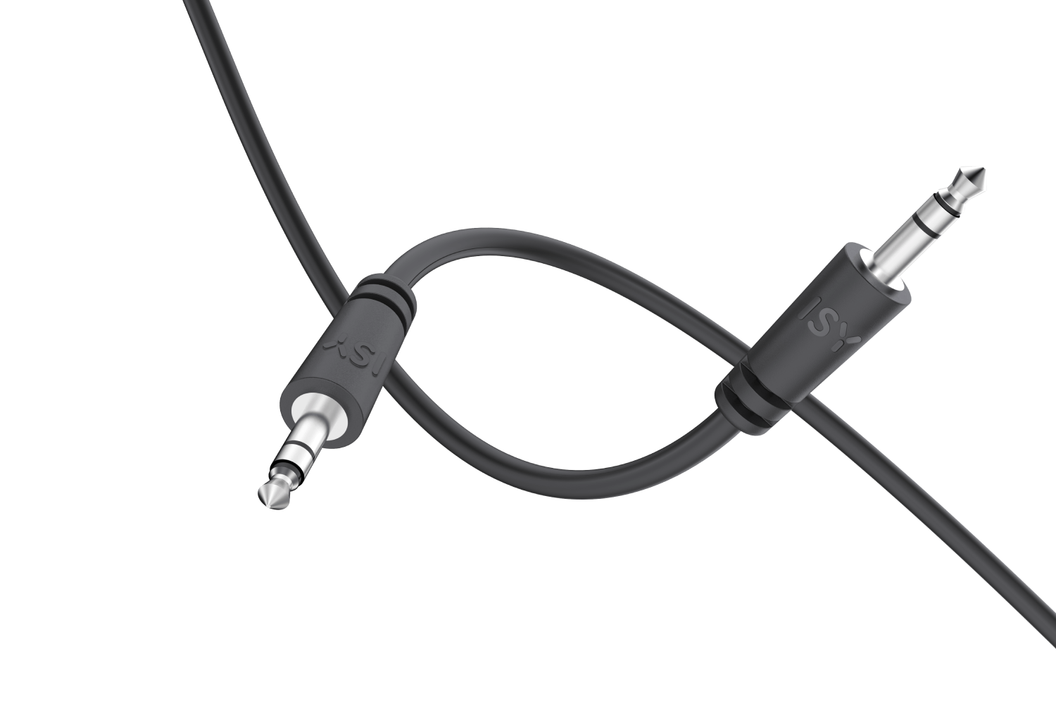 Un cable de audio negro con dos conectores plateados. El cable está en bucle y el fondo es negro.