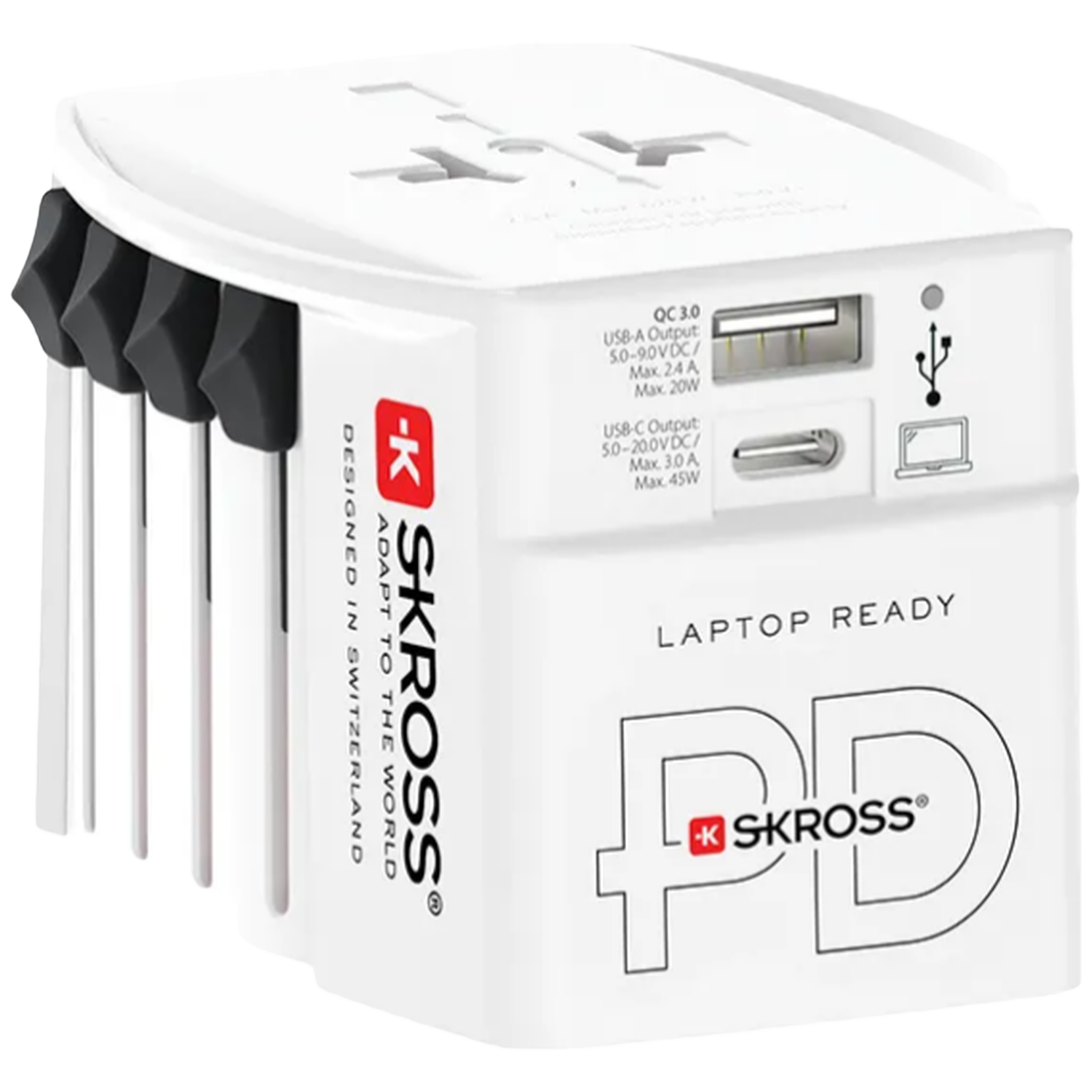Witte Skross adapter met USB-poorten en zwarte pinnen. Tekst: 'Laptop Ready', 'Designed in Switzerland' en 'Adapt to the world'.