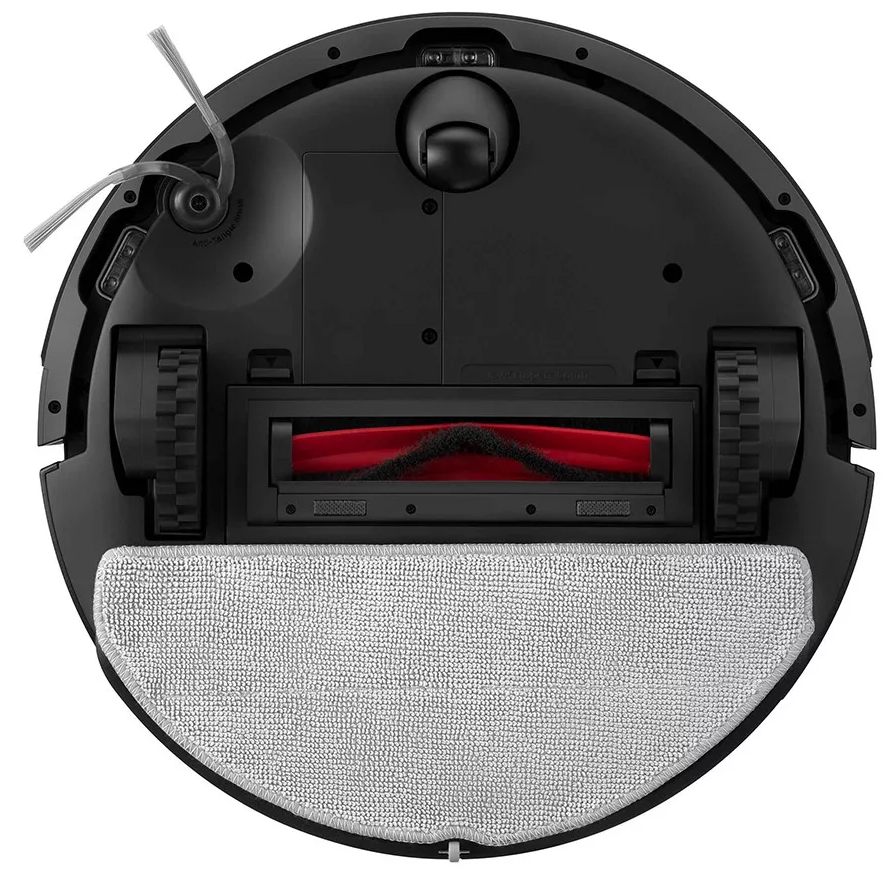 Egy fekete robotporszívó alja. Kerekekkel, piros kefével, szürke felmosópárnával és oldalkefével rendelkezik.