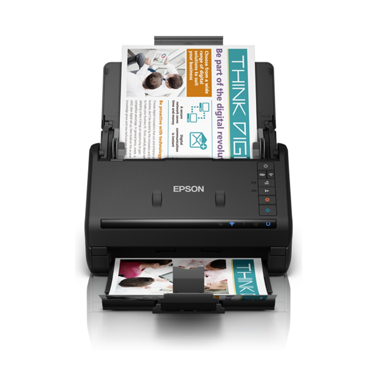 Viene mostrato uno scanner Epson nero, con due fogli di carta all'interno. Uno è in fase di scansione e l'altro nel vassoio di uscita.