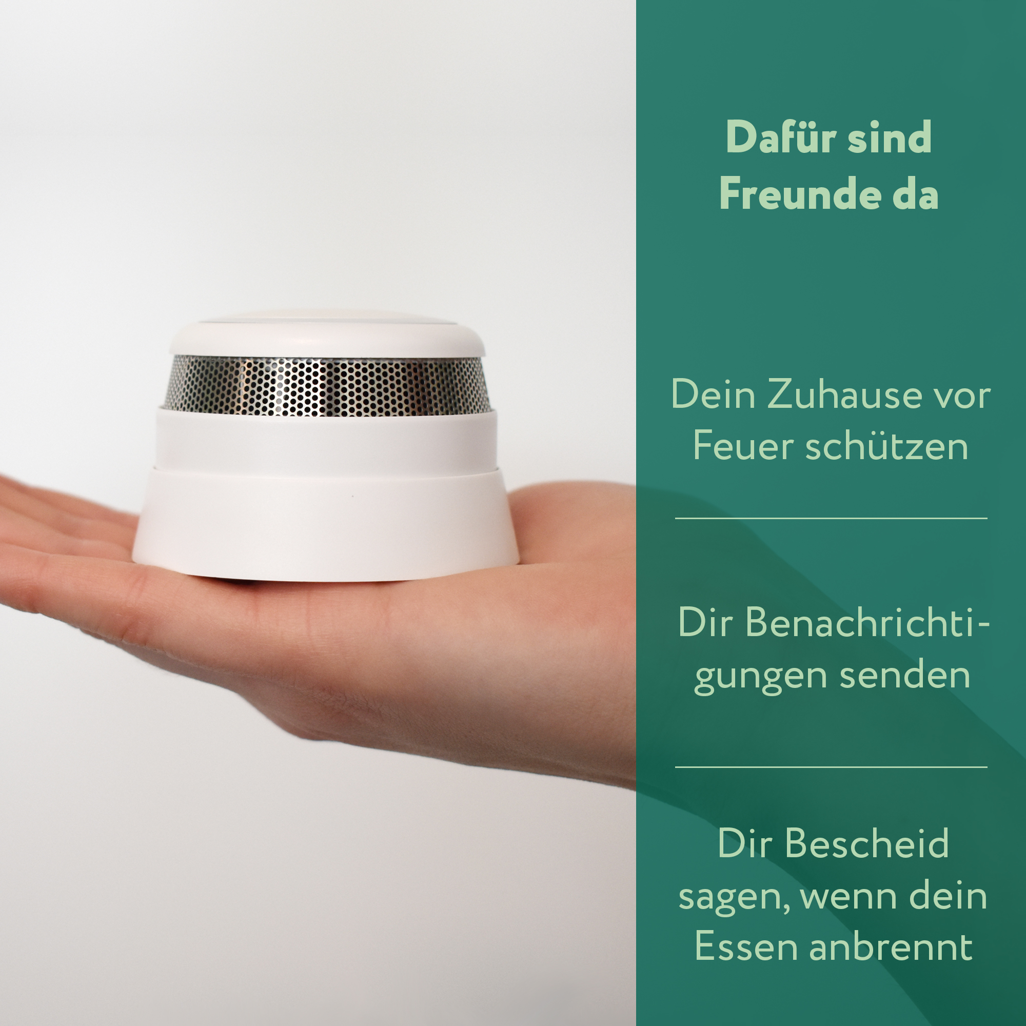 Ein weißer Rauchmelder wird in einer Hand gehalten. Daneben steht: Schützen Sie Ihr Zuhause vor Feuer.