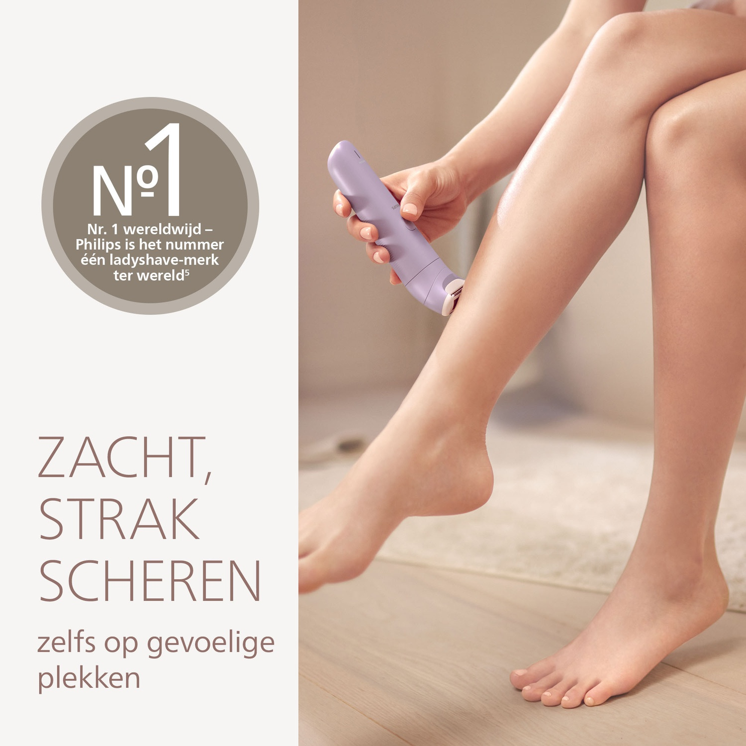 A woman shaves her leg with a purple Philips device. Text in Dutch says the product is gentle, smooth, and suitable for sensitive skin.