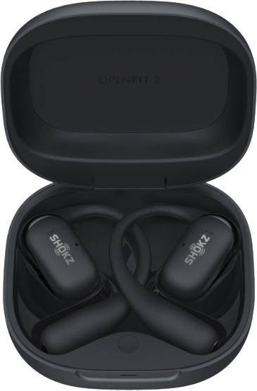 Fekete Shokz OpenFit 2 fülhallgatók tokban. A tok nyitva van, láthatók a fülhallgatók. A márkanév látható.