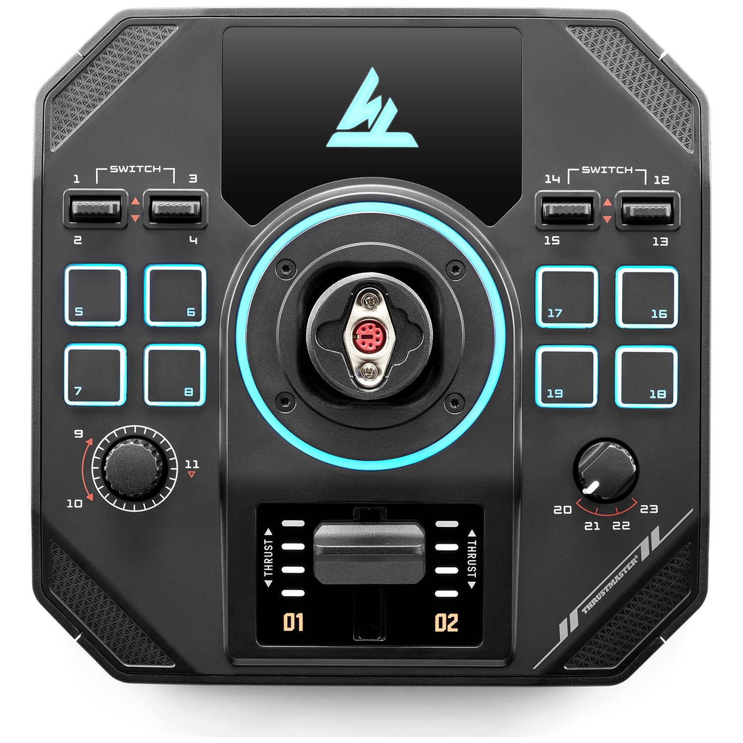Zwarte gamecontroller met knoppen, schakelaars en een centrale joystick. Voorzien van een scherm en het Thrustmaster-logo.