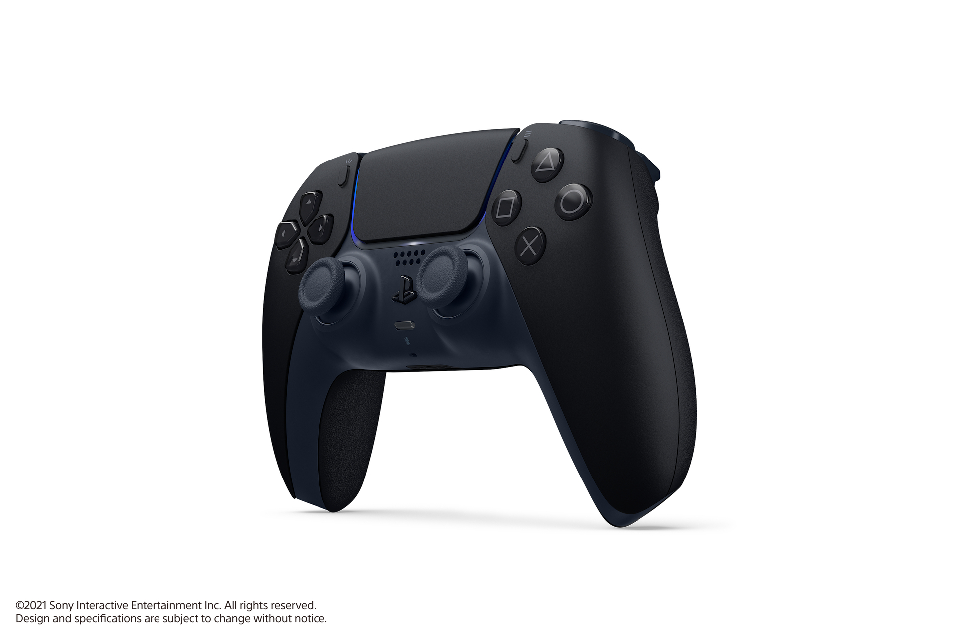 Ein schwarzer und dunkelblauer PlayStation 5 DualSense-Controller mit Tasten und Joysticks, isoliert auf weißem Hintergrund.