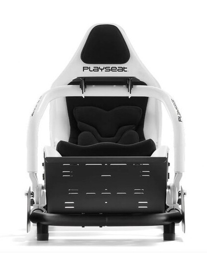 Biało-czarny fotel do symulatora wyścigów z logo Playseat na zagłówku.
