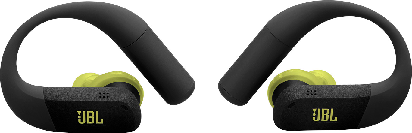 Deux écouteurs sans fil JBL noirs avec embouts jaunes. Les écouteurs ont un design incurvé et un logo JBL.