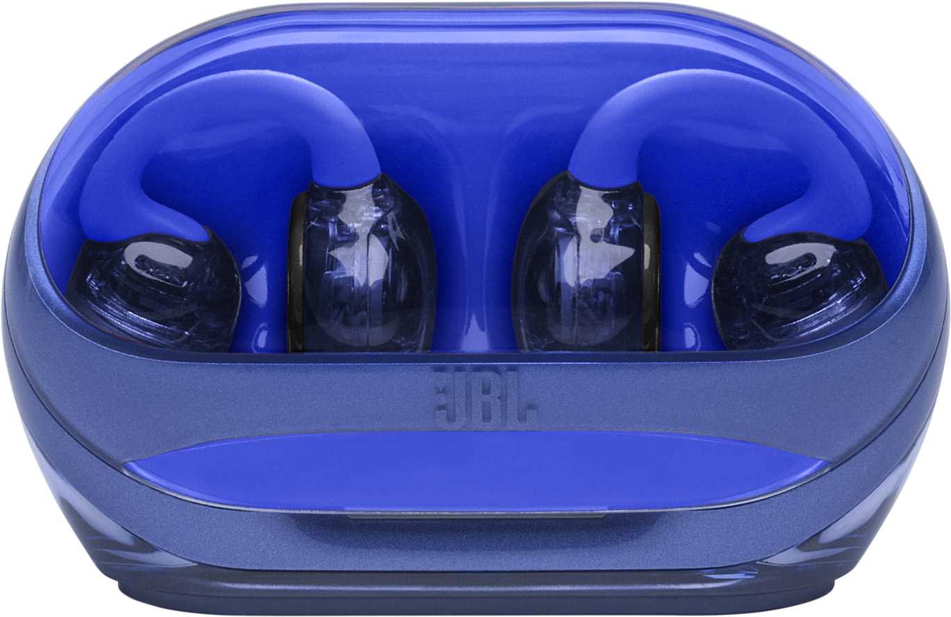 Blaue JBL-Ohrhörer in einem Ladecase. Das Case ist ebenfalls blau. Ohrhörer sind transparent mit schwarzen Akzenten.