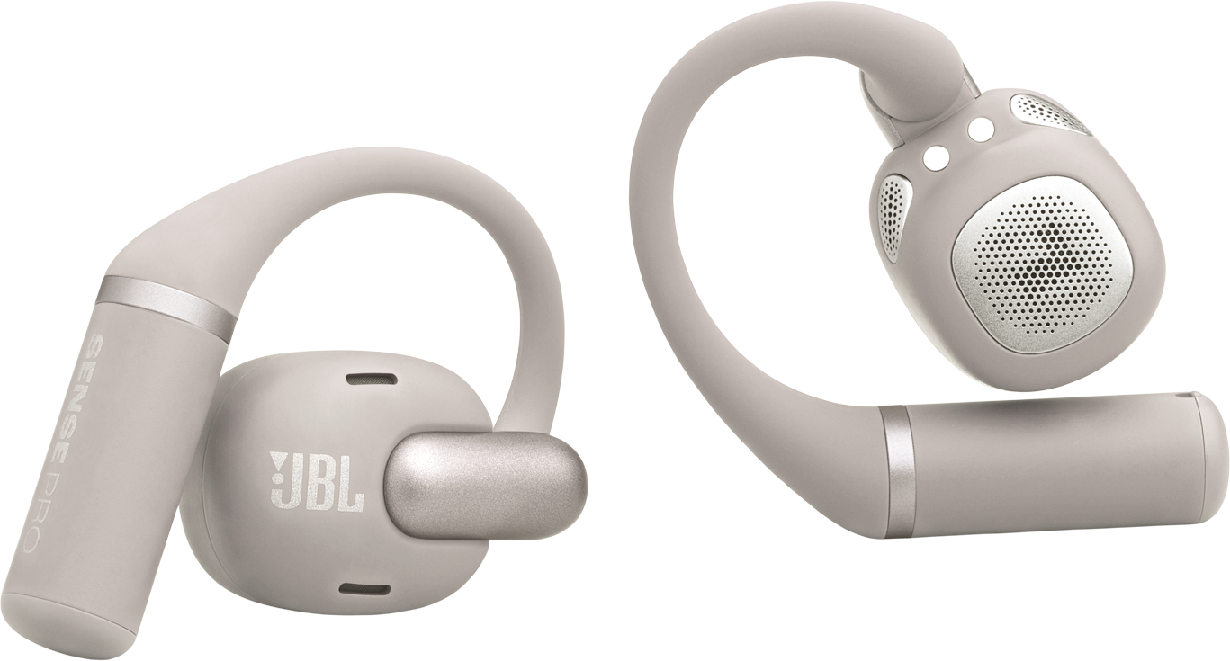 Zwei hellgraue JBL Sense Pro-Kopfhörer. Einer ist nach oben abgewinkelt, der andere zeigt nach vorne. Beide haben silberne Akzente und einen schwarzen Hintergrund.