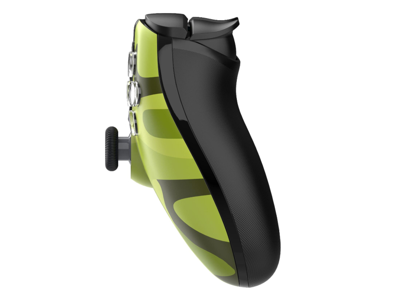 Kontroler do gier w zielono-czarnym designie. Posiada przyciski, triggery i joystick. Tło jest białe.