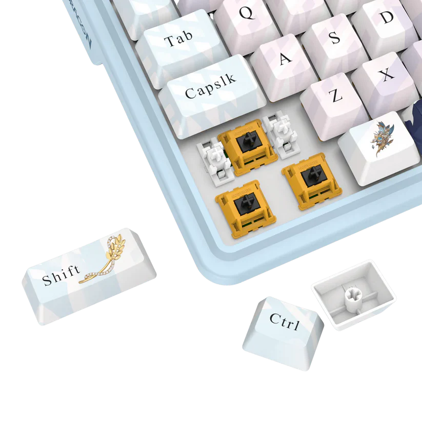 Klawiatura z białymi i niebieskimi klawiszami. Niektóre klawisze są usunięte, odsłaniając żółte przełączniki. Klawisz Shift ma złoty wzór.