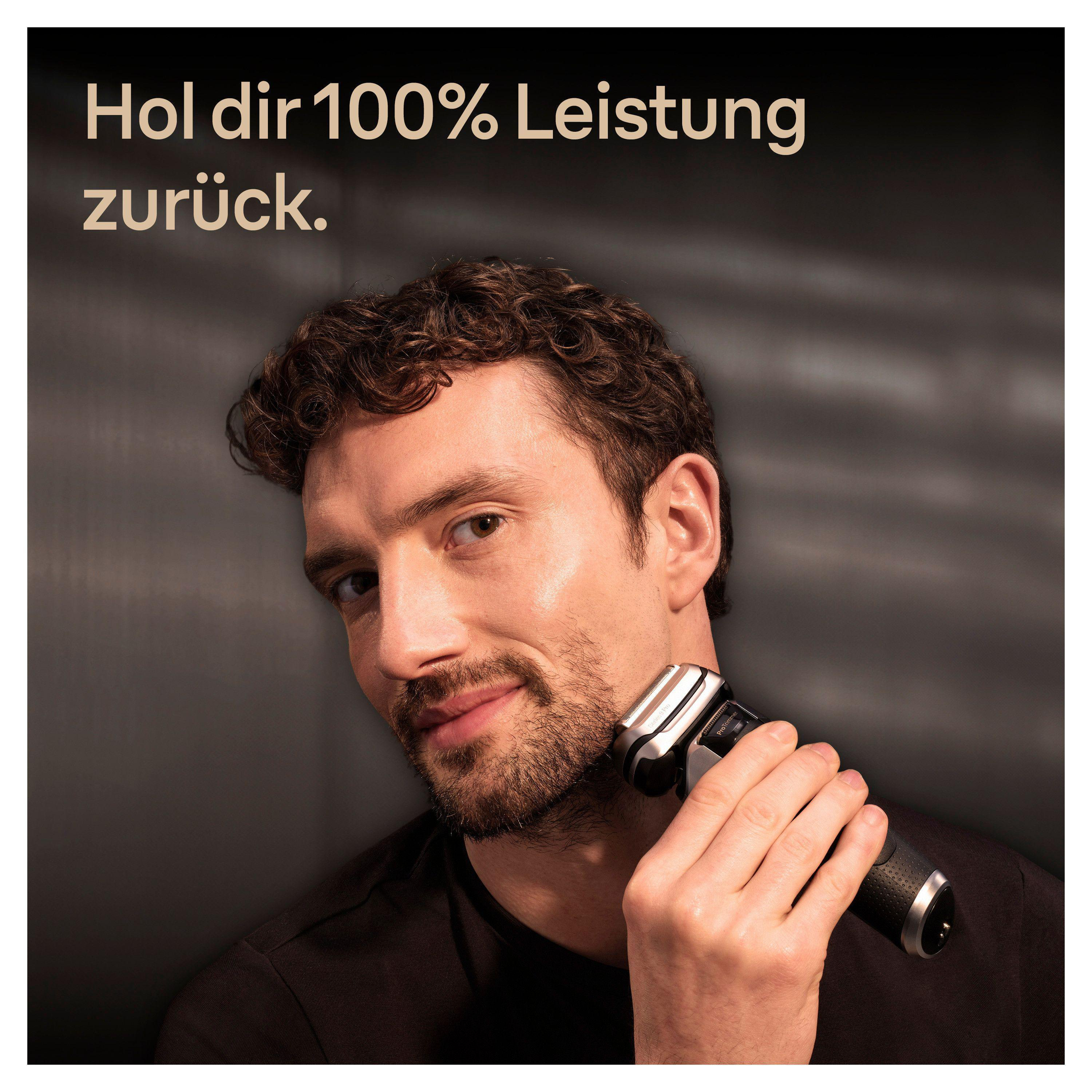 Ein Mann rasiert sich mit einem Elektrorasierer. Text: Hol dir 100 % Leistung zurück.
