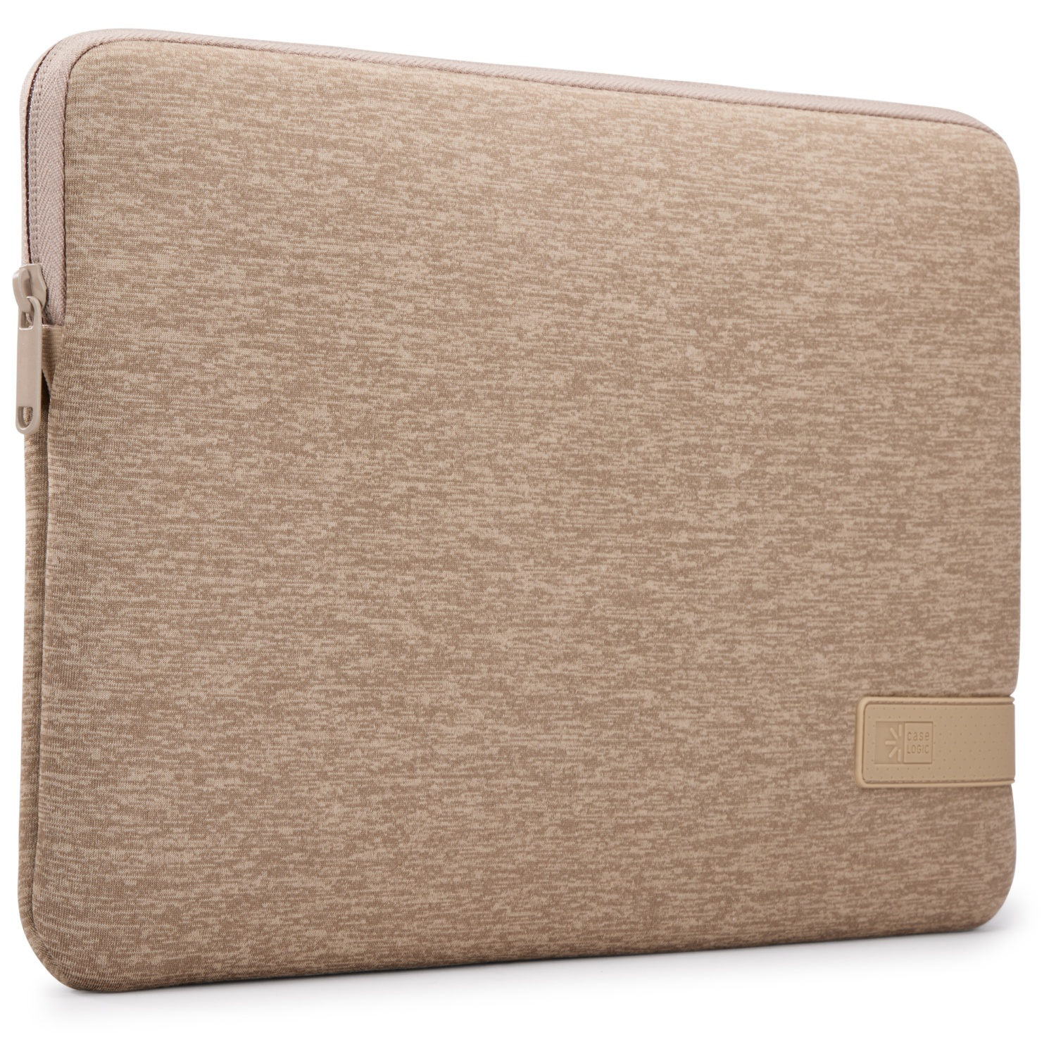 Een beige laptoptas met rits. Case Logic logo zichtbaar. De textuur is ruw.