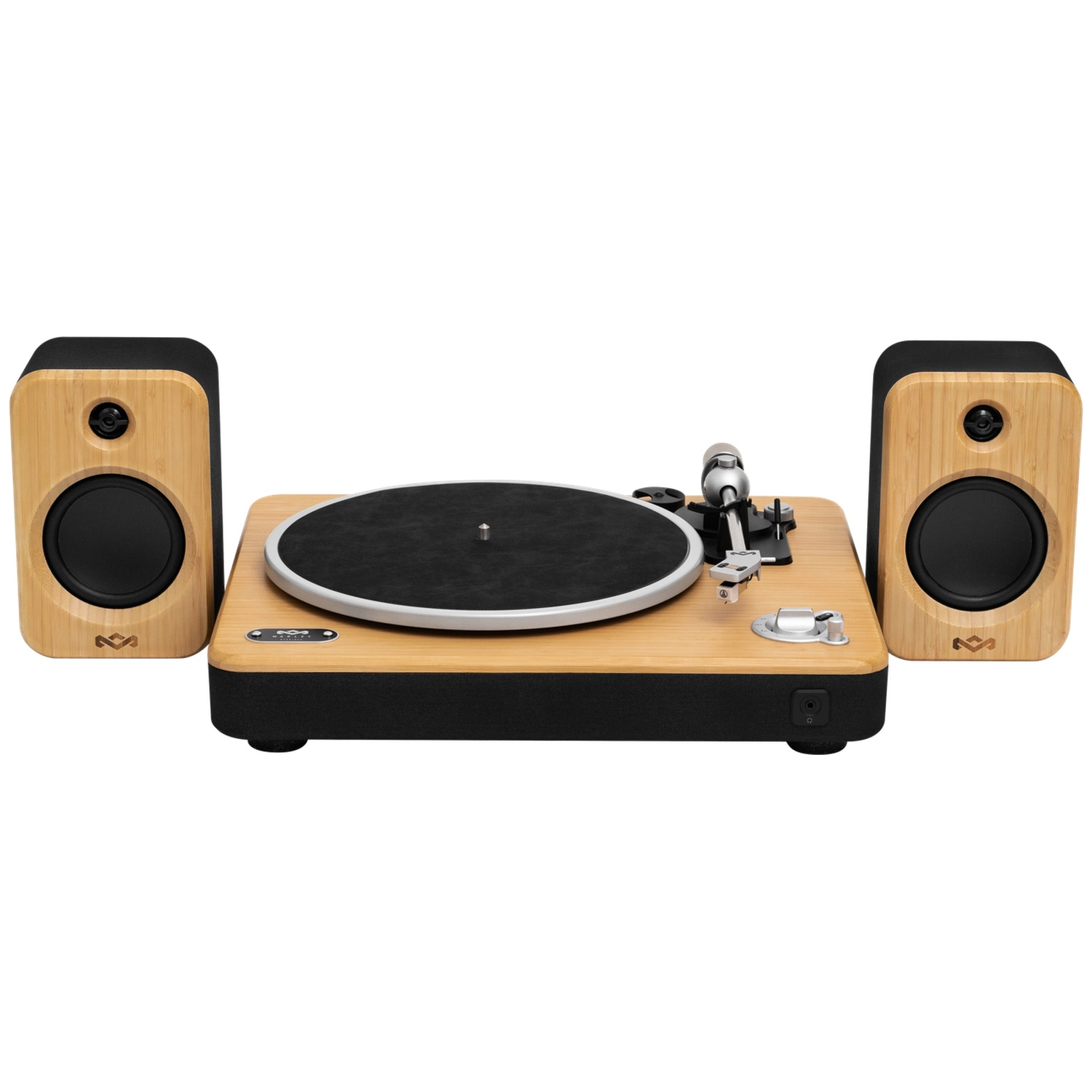 Une platine vinyle en bois avec deux enceintes. La platine a un disque vinyle noir sur le dessus. Les enceintes sont de chaque côté.