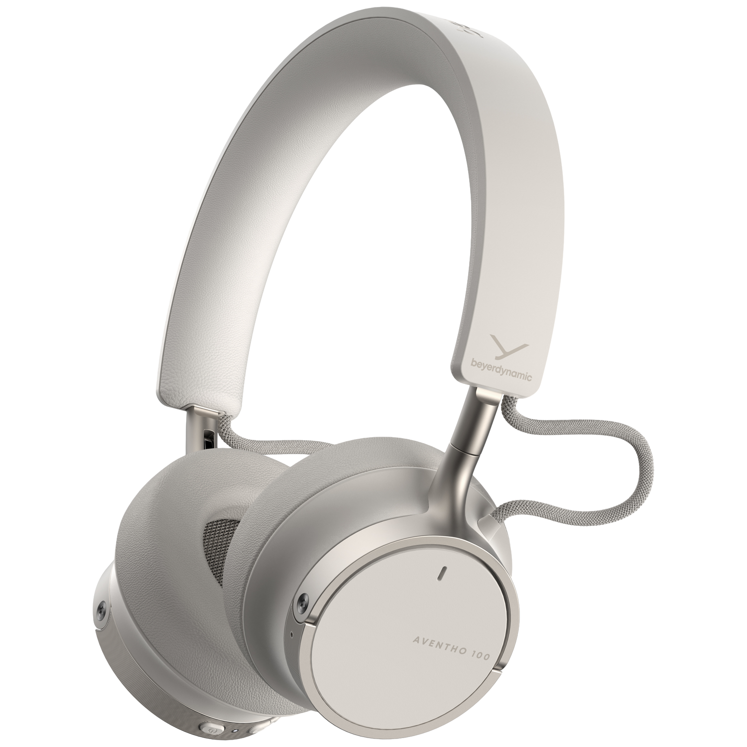 Een paar witte en zilveren hoofdtelefoons, de Beyerdynamic Aventho 100, worden op een witte achtergrond weergegeven.