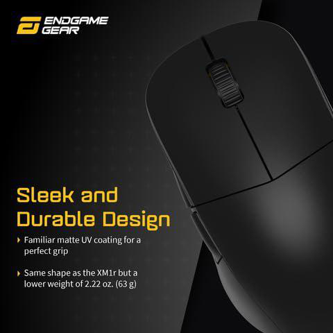Schwarze Endgame Gear Maus. Verfügt über ein Scrollrad, ein schlankes Design und eine matte UV-Beschichtung für Griffigkeit. Text hebt das robuste Design und Gewicht hervor.