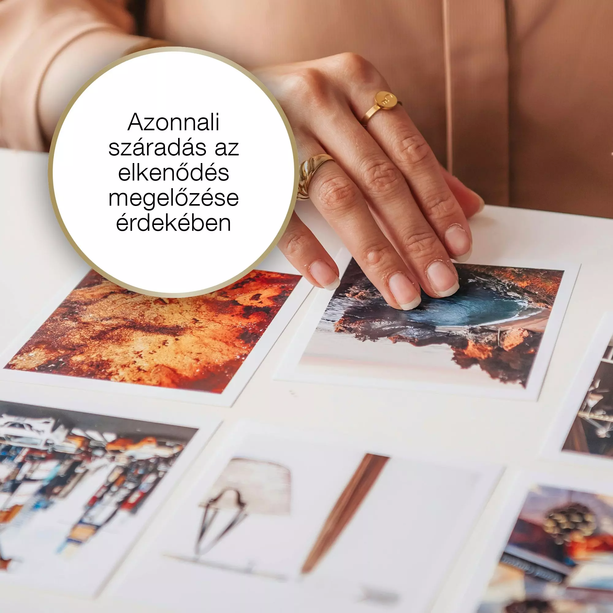 Kéz gyűrűkkel fotókon. A fotók tájakat, textúrákat mutatnak. Magyar felirat: 'Azonnali száradás...'