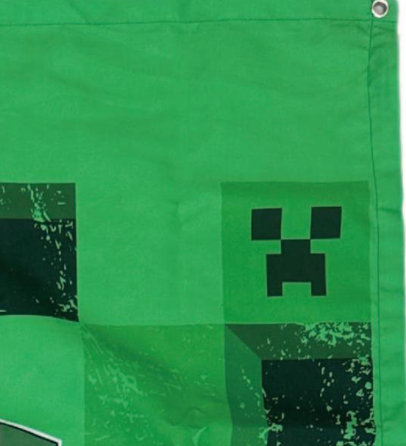 Grünes Banner im Minecraft-Design. Zeigt ein pixeliges Creeper-Gesicht und verschiedene Grüntöne. Mit Öse in der oberen Ecke.