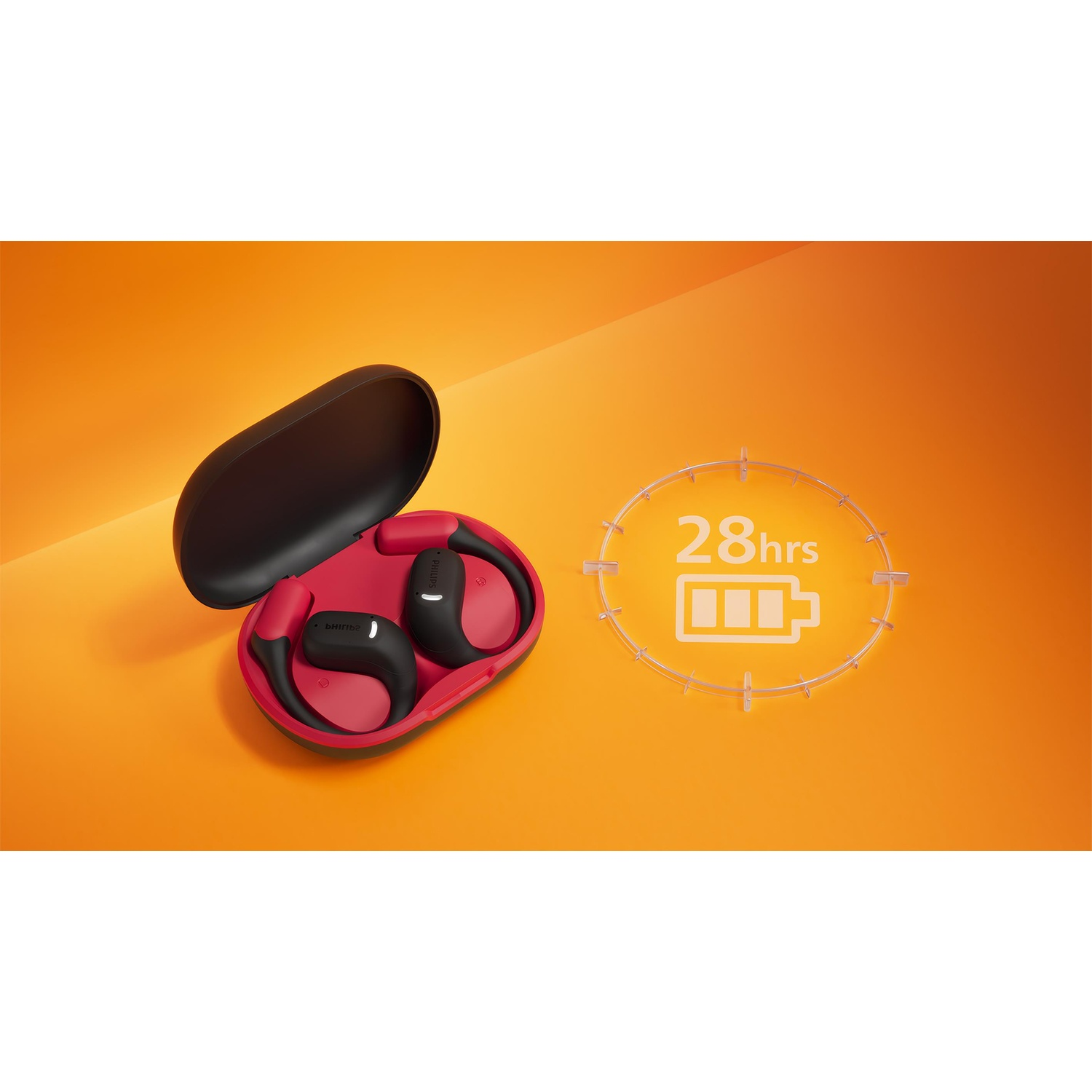 Auricolari in custodia rossa su sfondo arancione. L'indicatore della batteria mostra 28 ore.