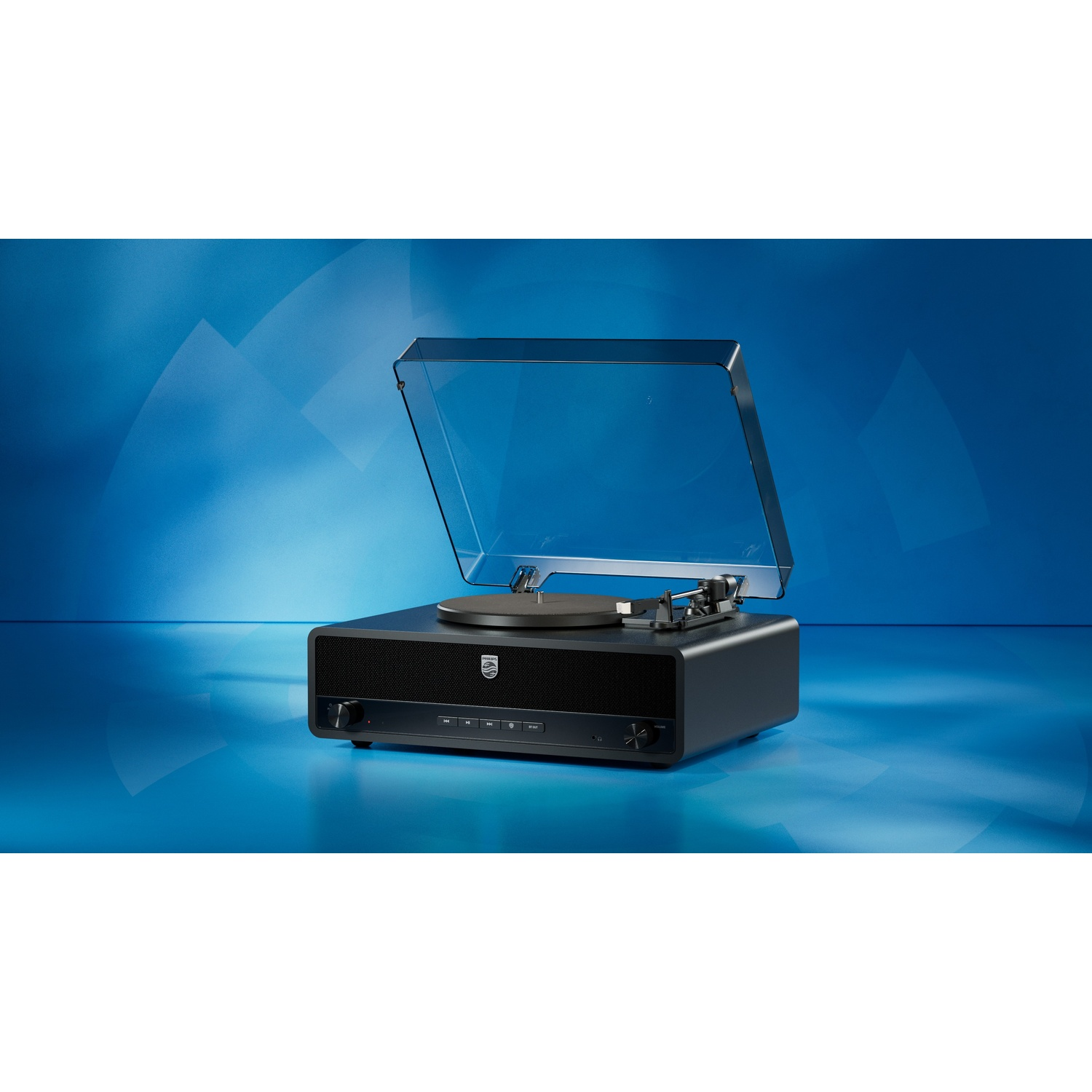 Un giradischi Philips nero con coperchio trasparente, su una superficie blu lucida. Lo sfondo è blu sfumato.