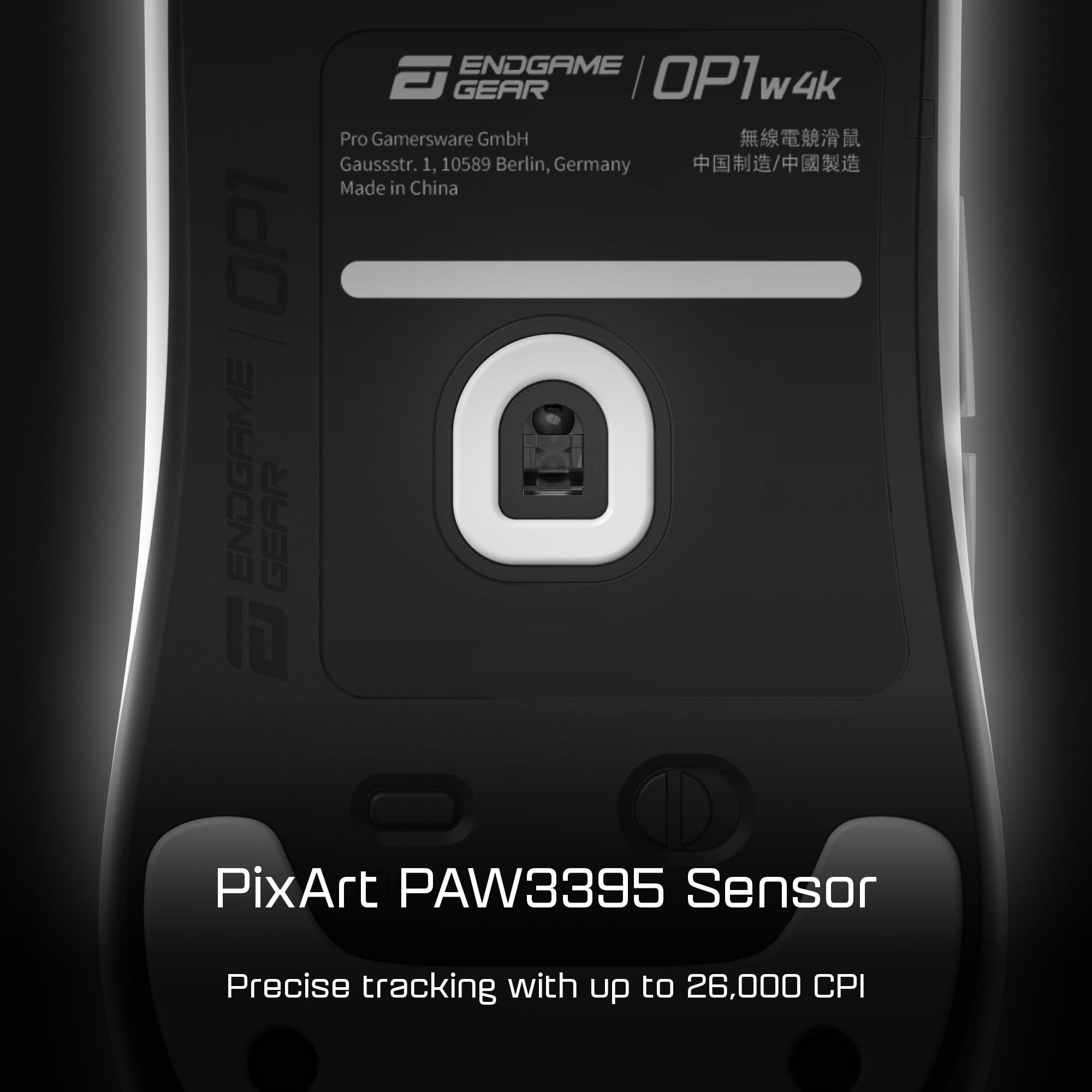 Schwarze Mausunterseite mit weißen Details. Text enthält 'ENDGAME GEAR', 'PixArt PAW3395 Sensor' und '26.000 CPI'.